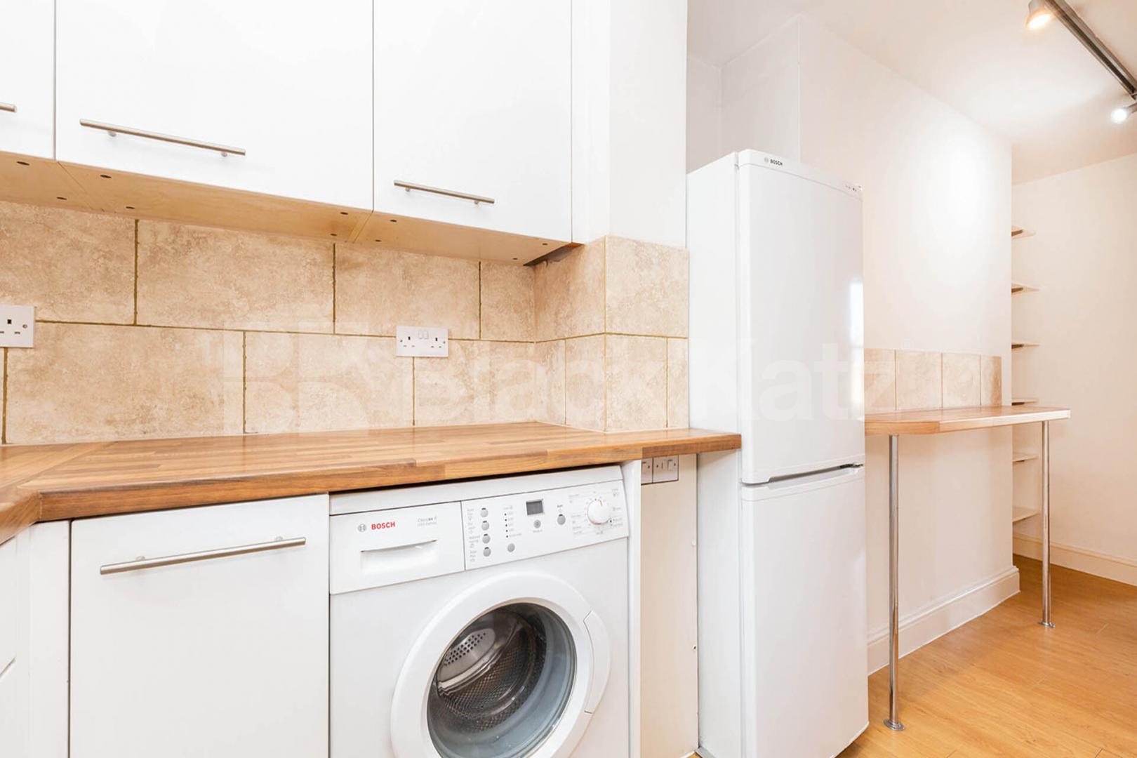 Located off the high street a 1 bedroom property close to Arsenal Station Mountgrove Road, Highbury